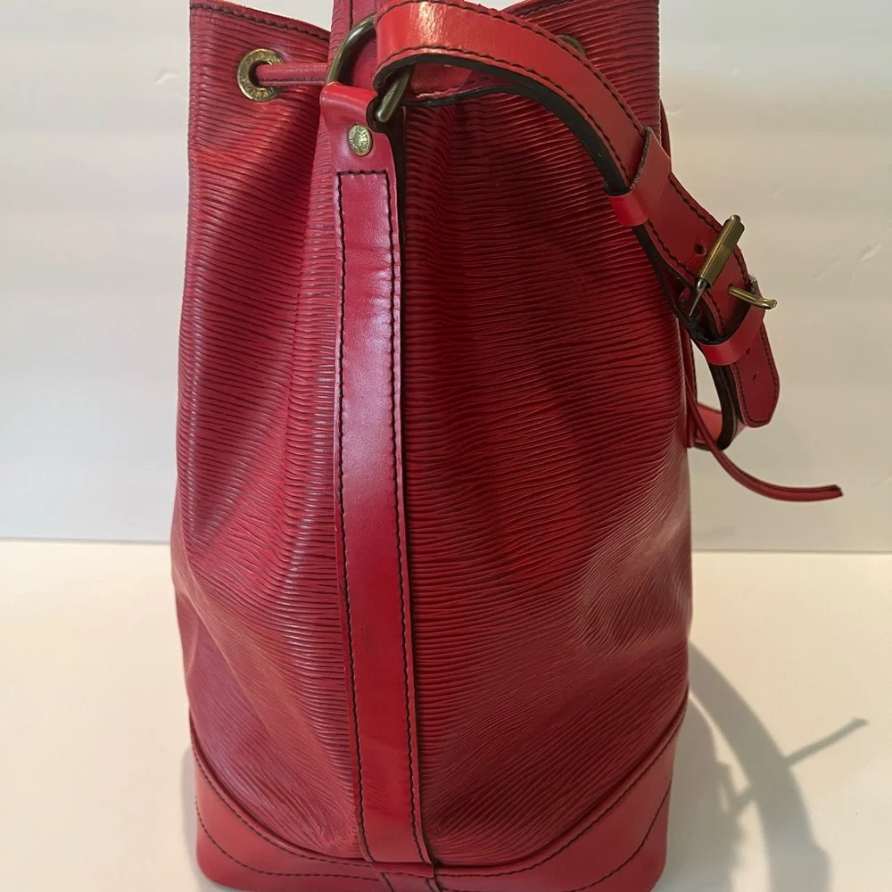 Louis Vuitton Epi Noe GM Leather Bucket Bag (large) Vintage & EUC (Authentic) - Picture 7 of 16